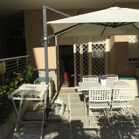 A 100 Metri Dal Mare... Con Giardino